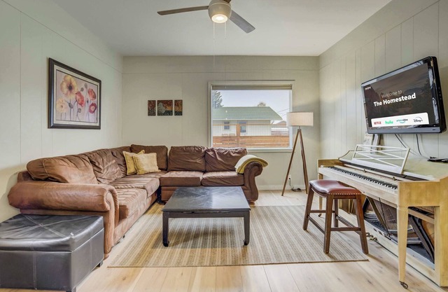 The Homestead! Stylish Escape with Scenic Views