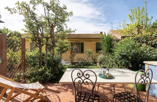 La casa en el castillo y el jardín secreto