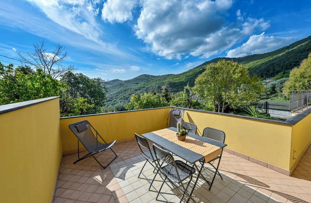 The House of Amelia - Among the olive trees of the Riviera of Flowers