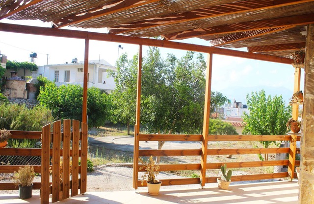 La casa bajo asterousia