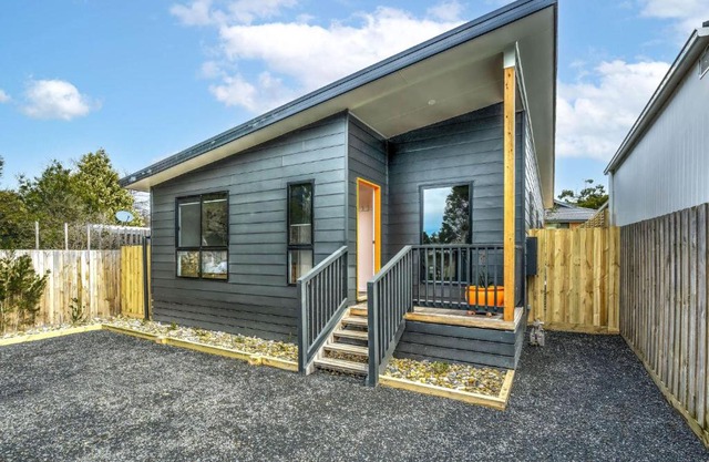 The house with the orange door Inverloch