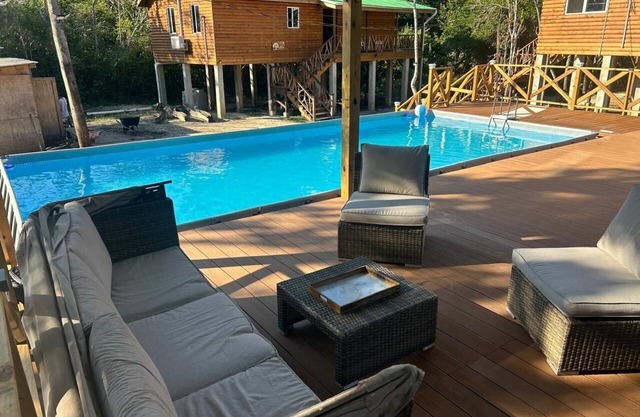 The Howler Riverside Retreat