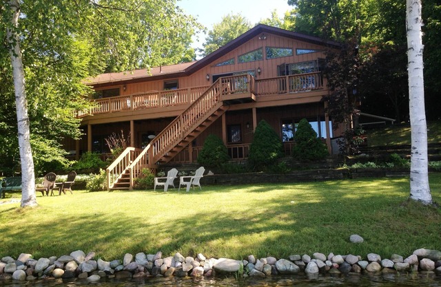 El Hydeaway en Sunrise Lake - gran casa de vacaciones de la familia frente al lago, 13 plazas