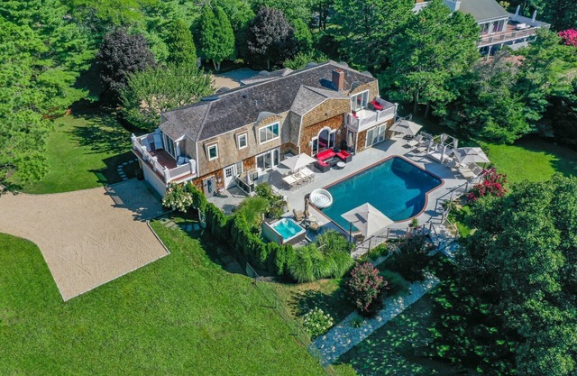 Magníficas propiedades privadas entre semana en Southampton Estate.