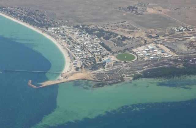 A 130 metros de la playa con vistas a la bahía, moderno, luminoso y aireado.