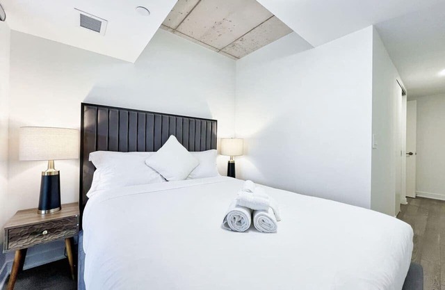 The Junction Nest | Private Patio | Parking