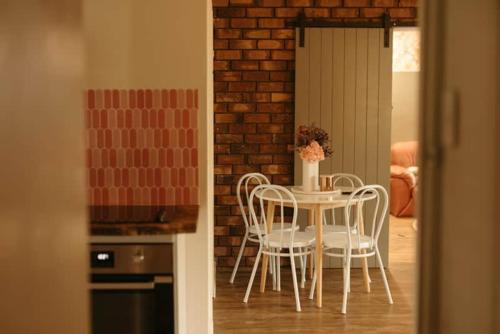The Karri Hideaway- Sauna and Spa!