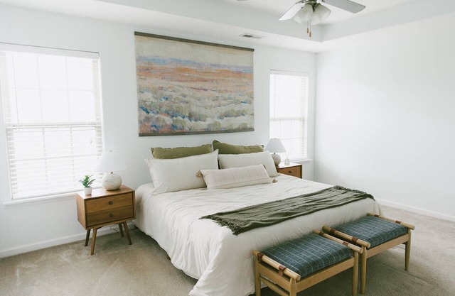 "The Kearney" BRIGHT MODERN STAY w/ Yard - 3BR
