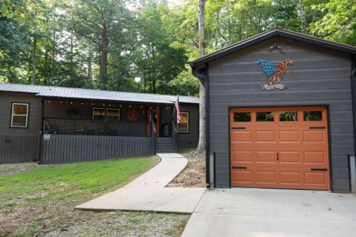 The Kikstand at Copperhead Lodge