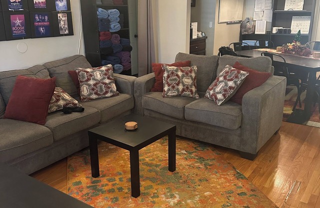 THE "LA ARTIST HOUSE" Shared-Room; Co-Living in a Dorm-Style, Luxury Home.
