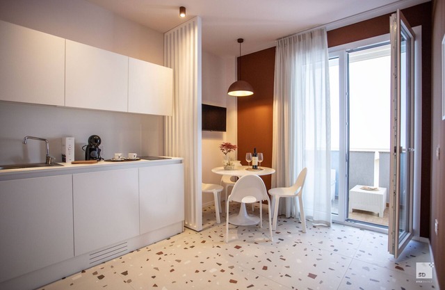 The Lady C - High Apartments