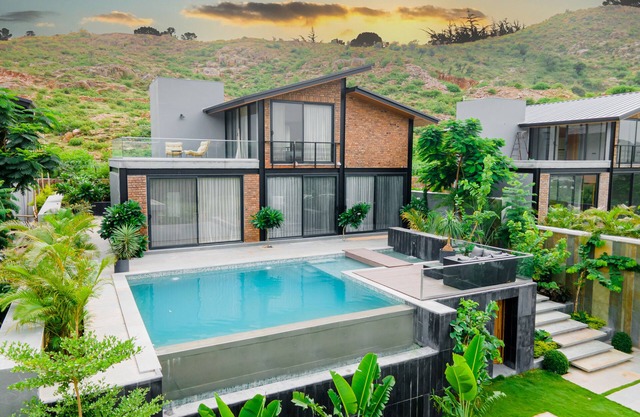 Holds fascinating views that guarantee luxury, peace, and everlasting memories