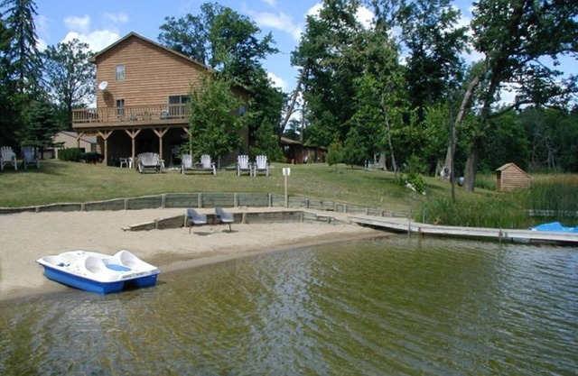 The Lakehouse. Cozy 4-bedroom house near Park Rapids MN at Wilderness Bay Resort