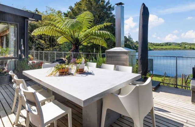 The Lakes Edge, Luxury Lake Front House, Lake Rotoiti, Rotorua