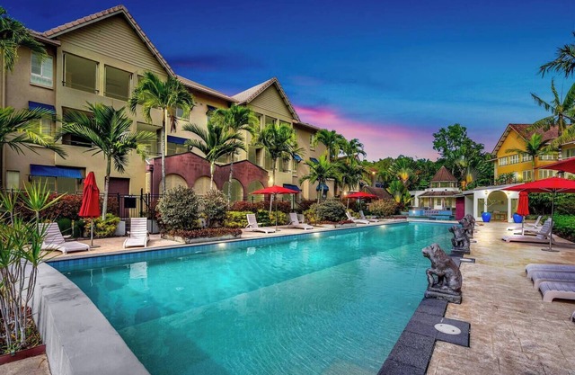 The Lakes Serene Oasis with Shared Resort Pools