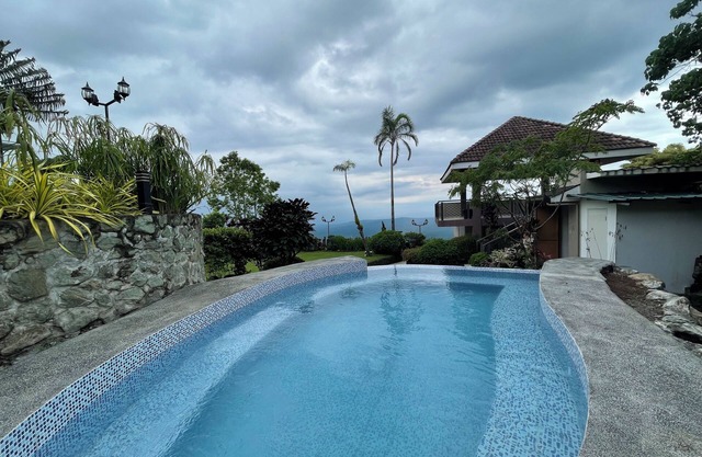The Lakeview Suites