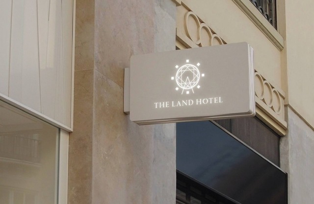 THE LAND HOTEL L / Arao Kumamoto