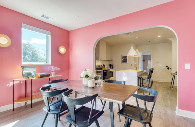 The Last Rodeo | Bachelorette Retreat | Sleeps 36 | 5 Mins to Broadway