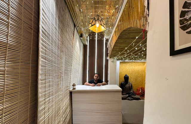 The Leisure Cave on the Ganges