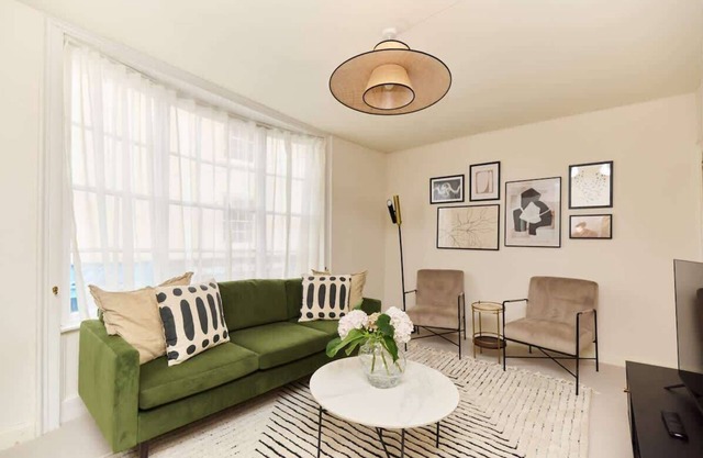 The Lewes Place - Contemporary 3 Bdr House