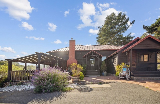 The Limantour Lodge-Sleeps 50!