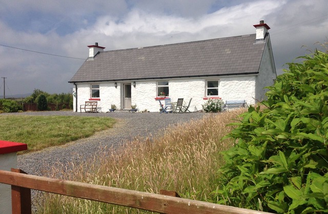 The Little Irish Cottage en Wild Atlantic Way: experimente la verdadera Irlanda.