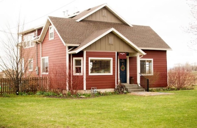 The Little Red Inn/Preschool Near Bear River City