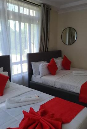 The Loch Hotel Bondo