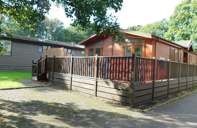 The Lodge, Alder Country Park - a lodge that sleeps 4 guests in 2 bedrooms