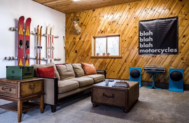 The Lodge at Pine Lake, Sleeps 10, 5 Bedrooms