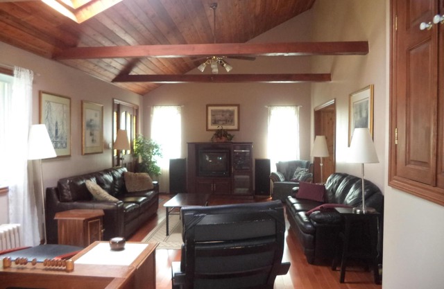 The Lodge @Bracewood Cottages