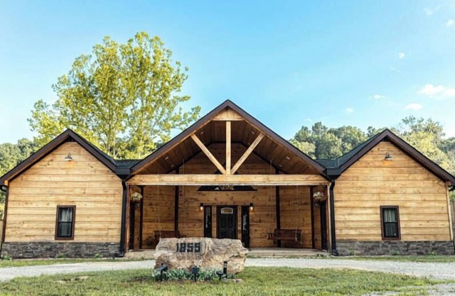 The Lodge @ Jones Farm Venue and Cabins