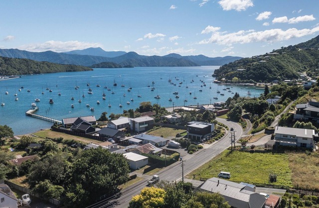 The Lodge - Picton Holiday Home
