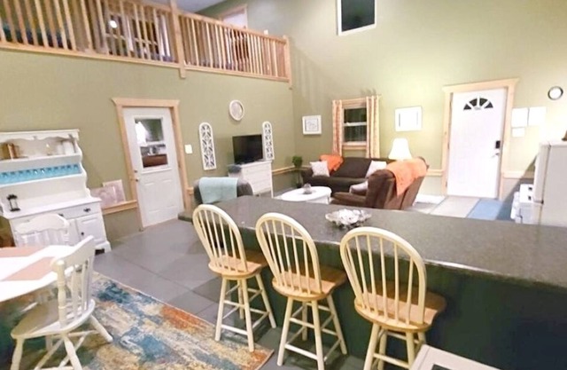 The Loft - Near Munising