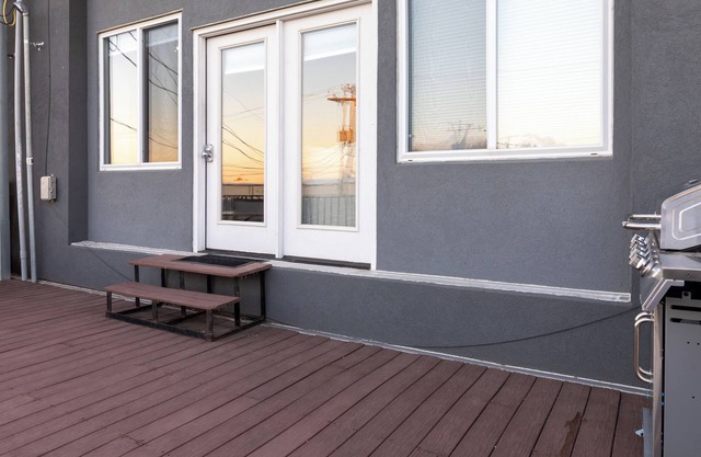 The Loft on Main. Cozy 2-bedroom apartment in Chelsea with all the amenities.