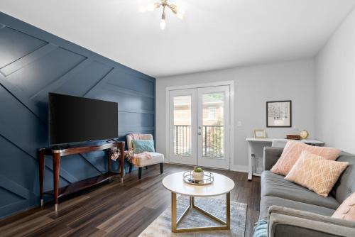 The Lofts of Downtown - 540 N 2nd St - Unit 202 - Charming 2-Bedroom in the Heart of Clarksville TN