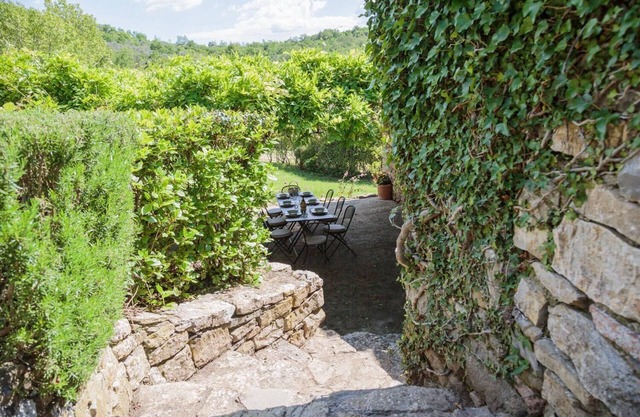 THE LOGGES On the Strada dei Sogni Verde