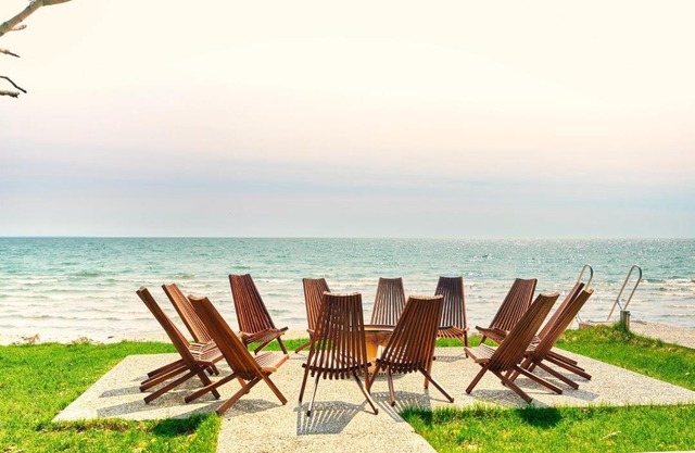 The Long Beach Resort - Beachfront Cottages & Townhouse Suites