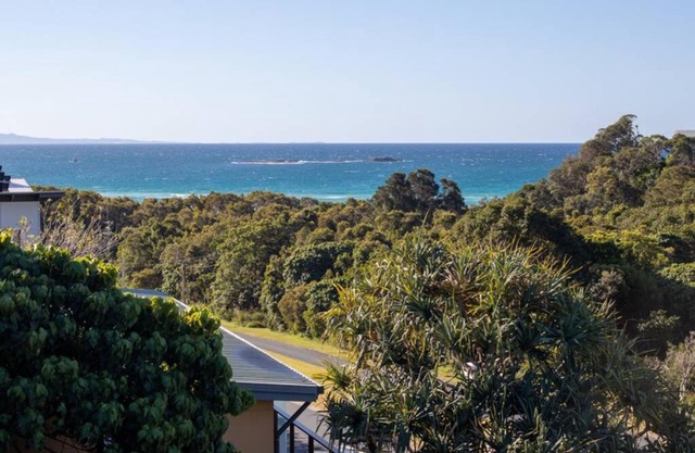 THE LOOKOUT BEACH HOUSE