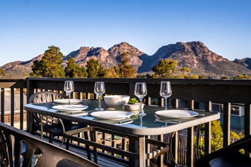 The Lookout ~ Large family house with views