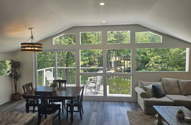 The Lookout on Pettingill Pond - waterfront house, 5 min from Sebago Lake!