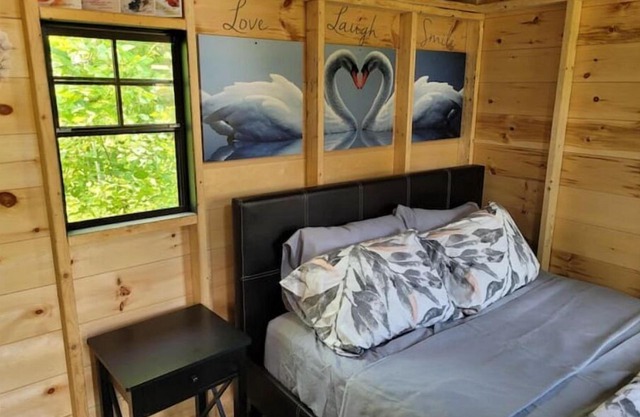 The Love Shack - Glamping Room