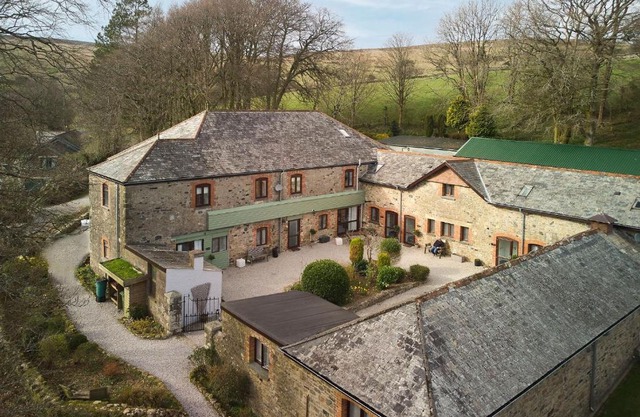 The Lower Barn - The Cottages at Blackadon Farm