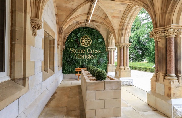 The Lucy Suite Stone Cross Mansion