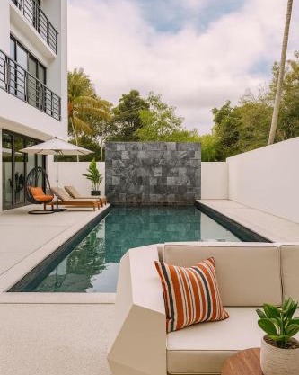 The Lush Apartments & Suites