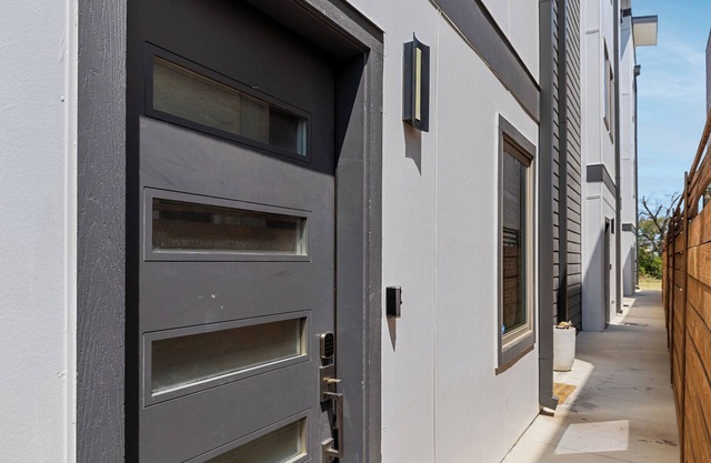 The Luxury Escape Historic District Close 2 All Internal:1120 Galveston -Unit5