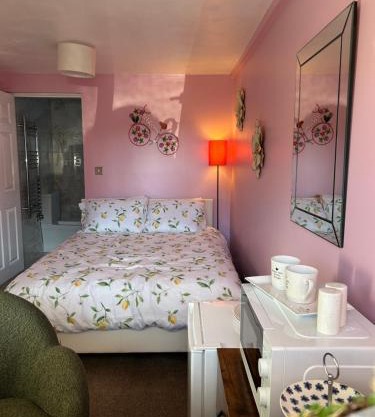 The Lylac Room