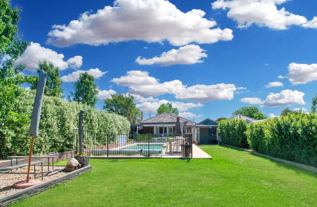 The Macleay - Poolside Entertainer, Pets Allowed