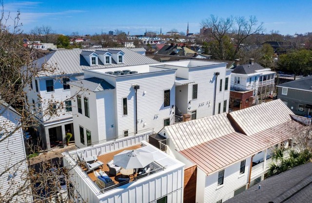 The Madison Compound- Entire Charleston House & Suites w/ Private Roof Top Deck