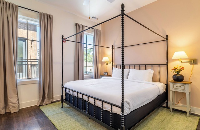 The Magnolia by AvantStay | 12 Bedrooms in DT Nash